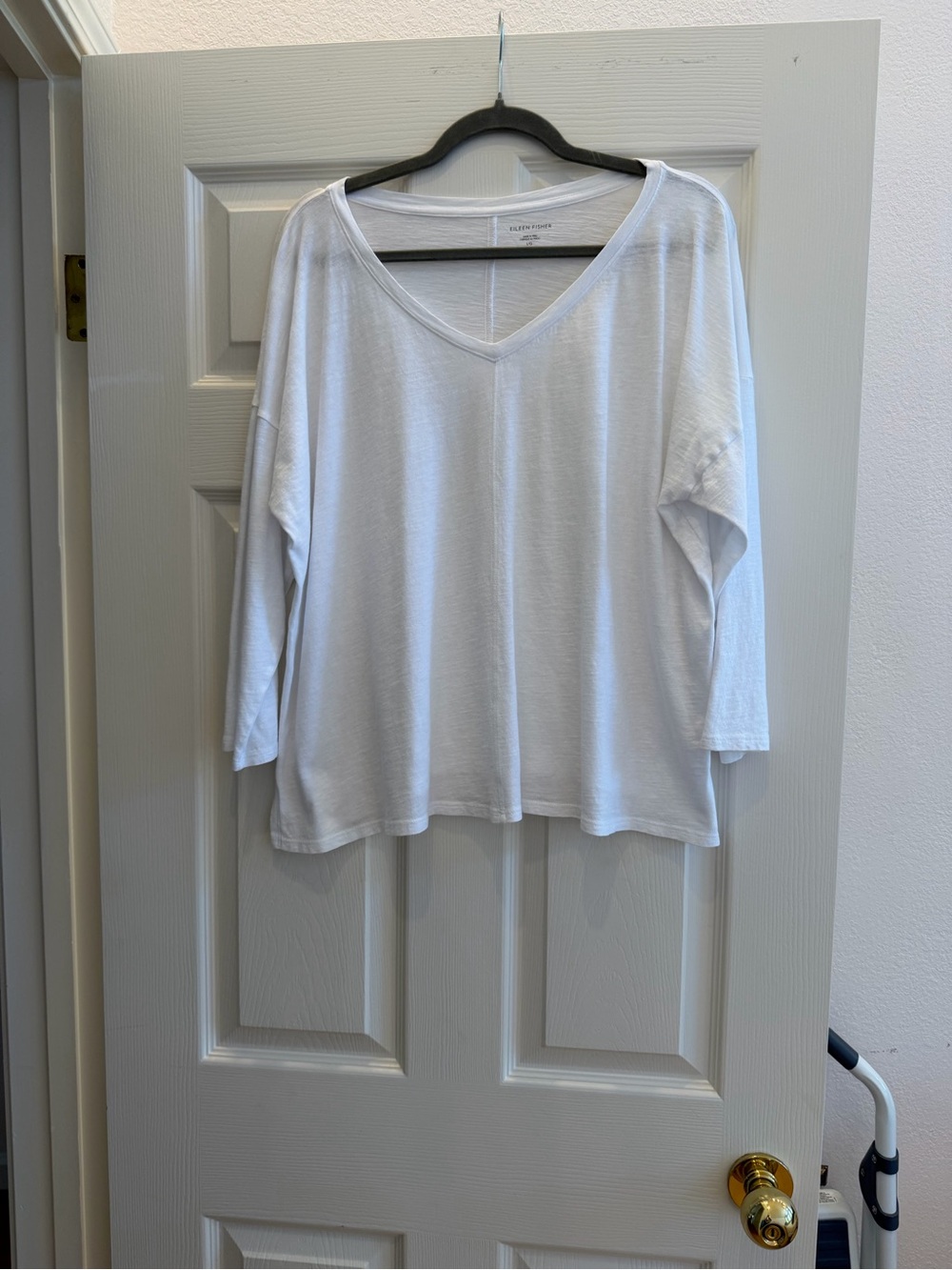 Eileen Fisher White V-Neck Long Sleeve Lightweight Tee